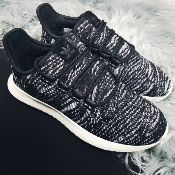 SALE | Adidas | Tubular Shadow Black size 8 - Picture 2 of 3